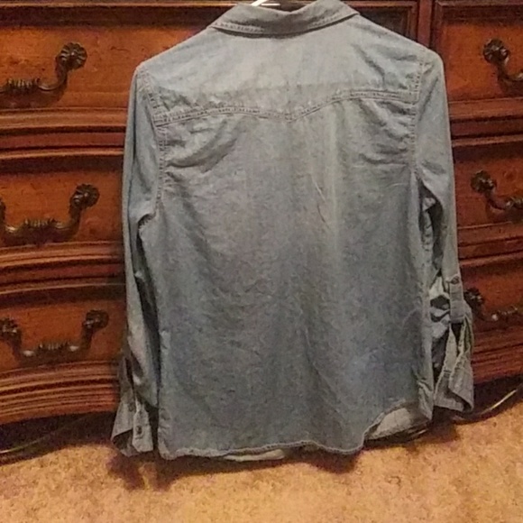 Button up top - Picture 3 of 3